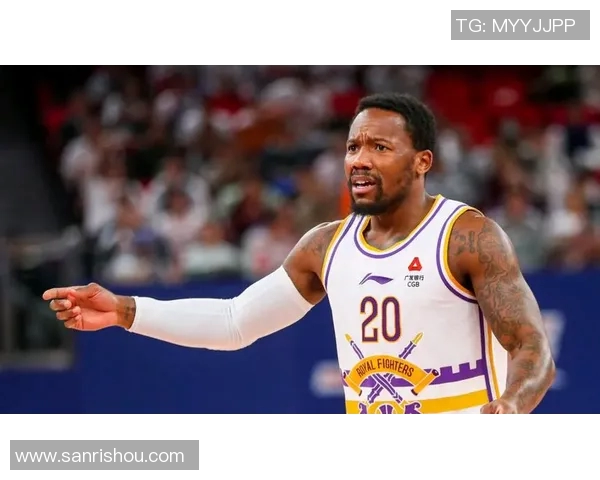 凯-费尔德：联赛中段调整阵容，全队实力更上一层楼