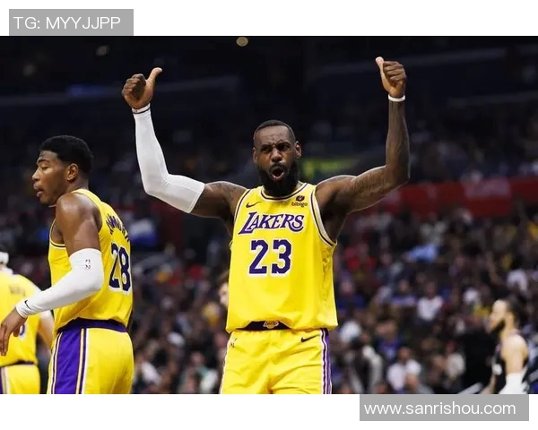 詹姆斯连续5场比赛得分过万，创下历史纪录