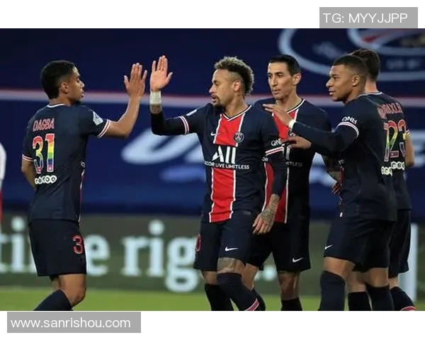 巴黎圣日耳曼2-0击败曼联，梅开二度的内马尔射入制胜球，领先红魔4分！